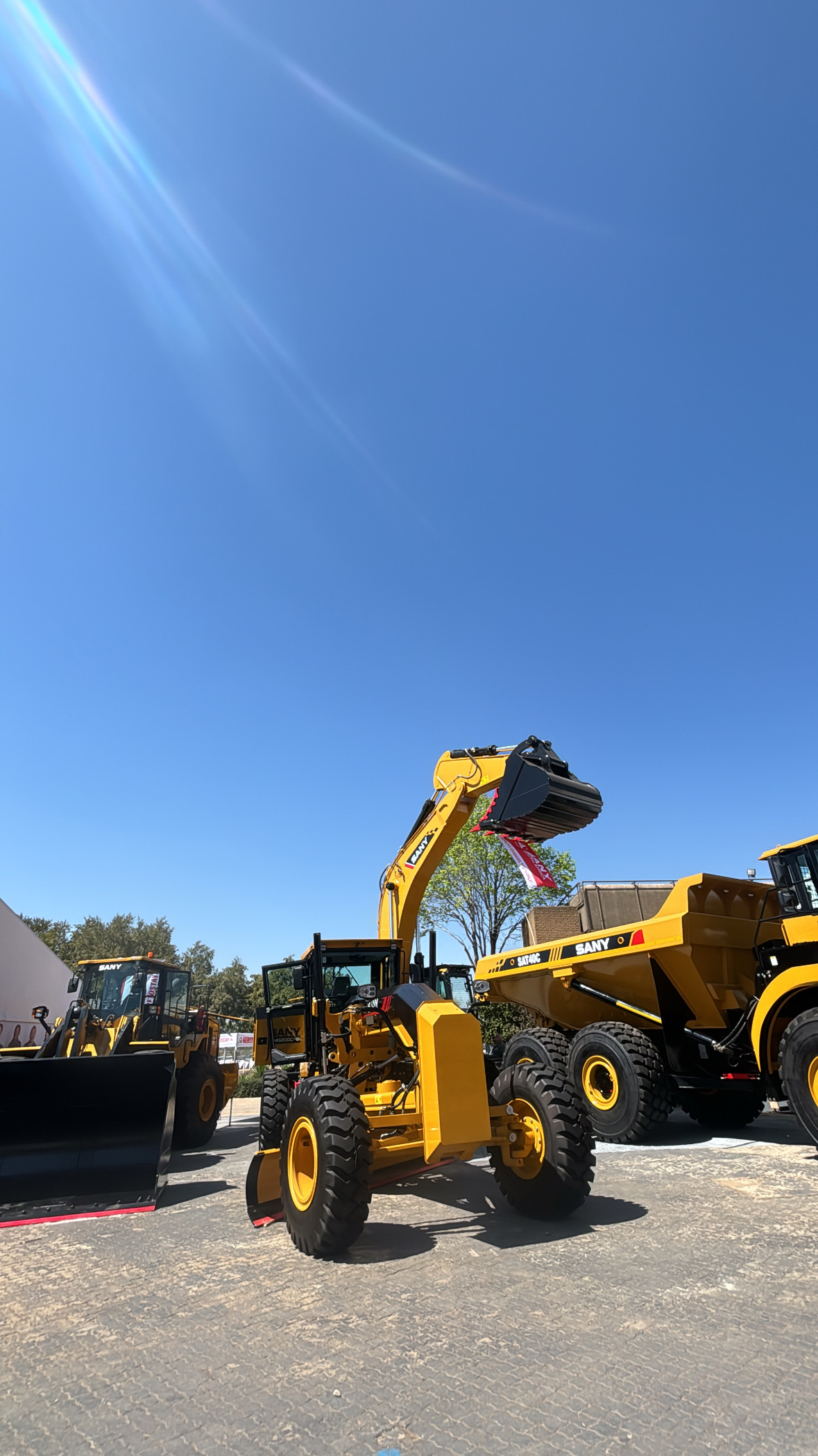 Kwetheni heavy equipment in operation
